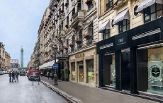 万国表法国首家专卖店进驻巴黎和平大街