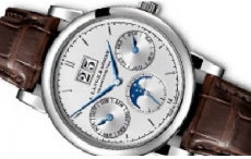 朗格首只年历与大日历显示结合的腕表