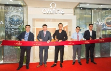 欧米茄发布全新海洋系列腕表庆祝郑州丹尼斯旗舰店开幕