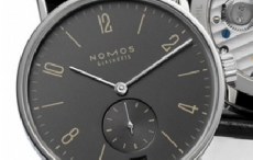 判断nomos手表是否受磁的简单方法