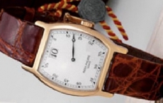 百达翡丽150周年手动跳时手表