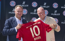 宇舶表推出King Power FC Bayern Munich