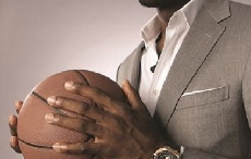篮球巨星詹姆斯代言爱彼 合创限量版纪念腕表