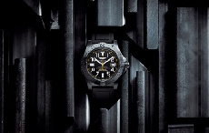 百年灵 (Breitling)极致炫酷黑钢腕表推荐