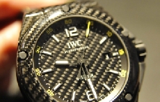 万国工程师碳钢高性能自动腕表发布 直击2013年日内瓦钟表展