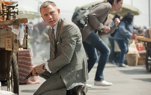 庆祝全新007电影精彩上映 欧米茄海马系列海洋宇宙”SKYFALL”限量版600米潜水表