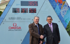 欧米茄全球总裁出席2014年索契冬奥会一周年倒计时钟揭幕