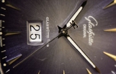 年代记忆 格拉苏蒂七十年代大日历腕表实拍