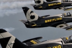 欧洲“百年灵”飞行表演队将献技克拉玛依航空节