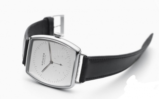 NOMOS推出Lux全新小三针腕表