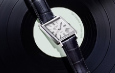 浪琴表1968方形复古腕表 优雅尽显于方寸间