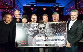 宇舶携手Depeche Mode为“水源”公益活动募捐