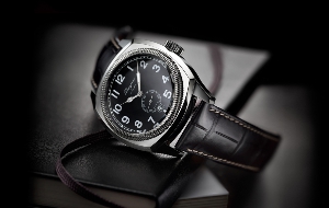 浪琴表2014巴塞尔表展新品： 经典复刻系列1935飞行员腕表——再现备受赞誉的经典设计