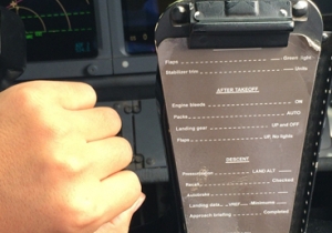 最高大上的网友作业 IWC飞行员腕表与波音737合影