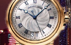 优雅时尚的魅力 简评宝玑航海系列18K黄金腕表