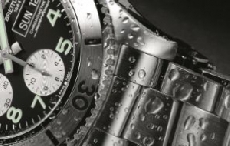 百年灵 (Breitling) 超级海洋钢鱼计时腕表