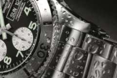 百年灵 (Breitling) 超级海洋钢鱼计时腕表