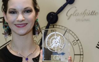 Hilary Hahn 问鼎第十一届格拉苏蒂音乐奖冠军宝座