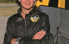 精英女飞行员、特技飞行世界冠军 Aude Lemordant加盟百年灵飞行舰队