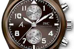 万国表飞行员计时腕表“最后的飞行”特别版铂金款将在苏富比拍卖