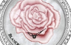 甜美玫瑰表白爱意 宝珀推出2015年情人节限量女表