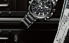 同步全球300城市时间：Casio Edifice EQB-500智慧蓝牙指针表款备有双表盘，轻松掌握两地时间