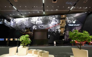 展现时尚魅力 2015巴塞尔表展泰格豪雅展台抢先看