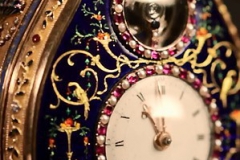 雅克德罗古董钟自鸣鸟香水瓶座钟在纽约苏富比钟表拍卖会上拍出253万美元