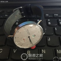 妈妈送的工作礼物 NOMOS METRO