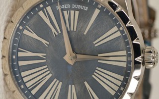 精雕细刻 罗杰杜彼Excalibur 42 Automatic藏青表盘自动上链腕表