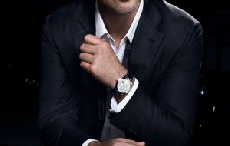 海瑞温斯顿宣布美国歌手罗宾•西克出任品牌腕表系列形象大使 