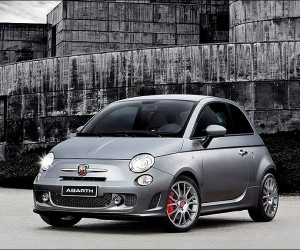 泰格豪雅推出Abarth 595 Competizione特别限量腕表