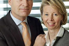 康斯登创始人Aletta & Peter Stas夫妇荣获Lalique奖