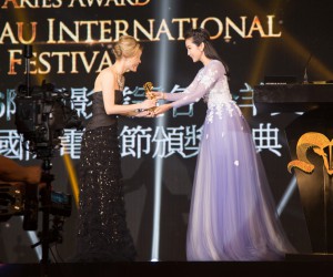 寶齊萊全球形象代言人李冰冰佩戴雅麗嘉RoyalRose限量珠寶腕表出席澳門國際電影節
