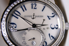 展现女性美 品鉴雅典表《玉玲珑》不锈钢腕表