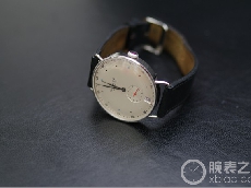 文艺气质偷偷笑   nomos1102