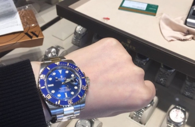 就是这么霸气  直接拿下劳力士间金蓝 