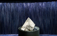 Van Cleef & Arpels 梵克雅宝：The Art and Science of Gems 展览4/23~8/14在新加坡艺术科学博物馆展出