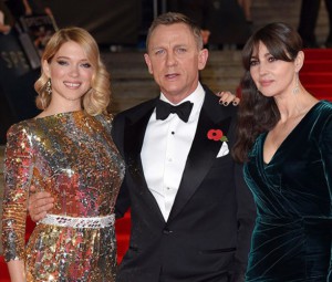 全新邦女郎莫尼卡·贝鲁奇和蕾雅·赛杜佩戴萧邦闪耀亮相《007：幽灵党》全球首映礼