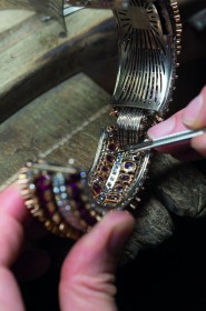 Van Cleef & Arpels梵克雅寶高級珠寶腕表手工工藝