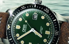 豪利时推出Divers Sixty-Five Green绿盘潜水腕表