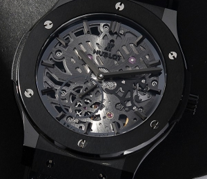 優雅時尚 宇舶經典融合系列超薄鏤空黑色陶瓷腕表