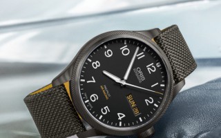在云端 豪利时发布第六代 飞行大赛限量版腕表