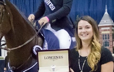 Lauren Hough于华盛顿举行的浪琴表国际马联世界杯北美联赛策骑“Ohlala”夺冠
