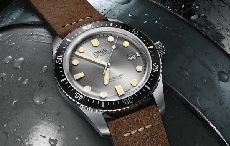 时光之银 豪利时推出银灰色表盘 65 年复刻版潜水腕表