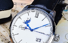 至简至美 格拉苏蒂原创议员卓越大日历月相腕表精钢表壳款