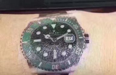 圣诞礼物劳力士绿水鬼 有精美绿鬼贴纸