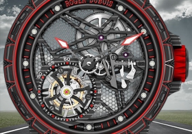 崭新活力 品鉴罗杰杜彼Excalibur系列碳纤维腕表