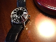 想戴一块别致的表 入手雅克德罗时分小针盘系列J005020203腕表