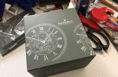 补个作业 爱彼皇家橡树离岸钽金属 找同款兄弟